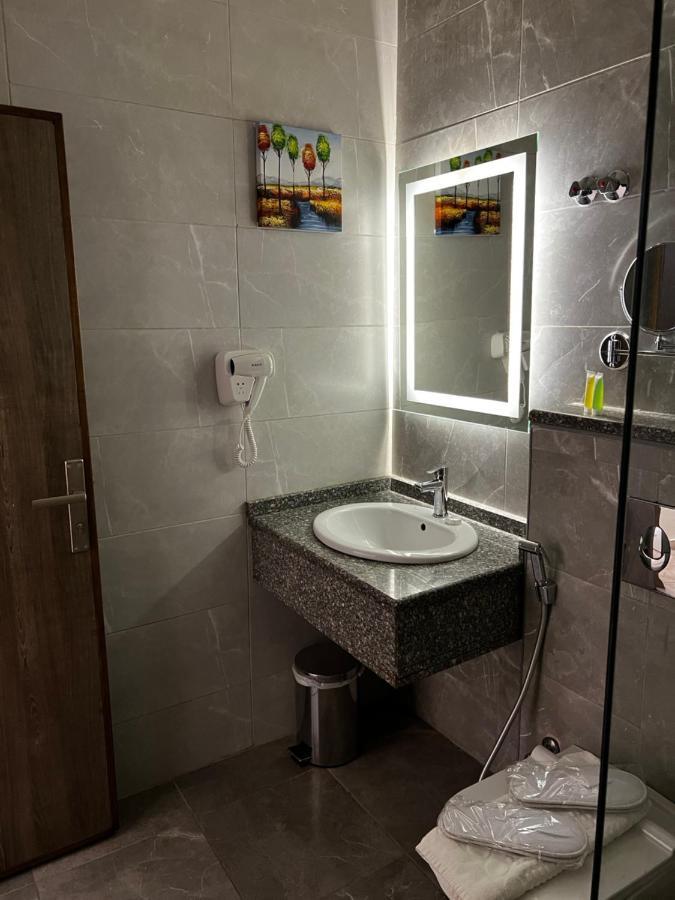 Sky Hotel Aqaba Extérieur photo